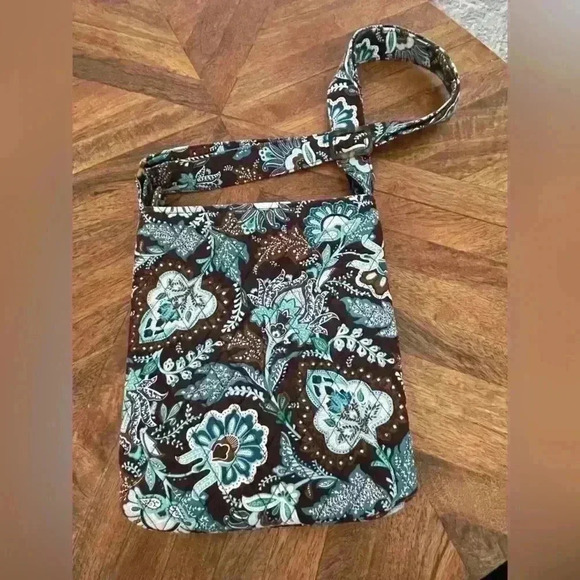 Vera Bradley paisley purse adjustable strap - Picture 2 of 4